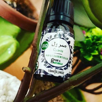 Huile de cyprès, huile essentielle pure et naturelle fait par Les Huiles de l'Est flacon de 10 ml زيت الصرول الطبيعي's image