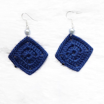 Boucles d'oreilles bleues en crochet's image