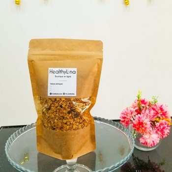 Granola bio et sain fait maison classique aux amandes / noix / raisins secs (1kg)'s image