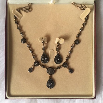 Collier avec  boucles d’oreilles "Khit errouh" en bronze  خيط الروح's image