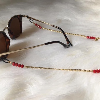 Chaîne de lunettes cristal et plaqué or inoxydable couleur rouge's image