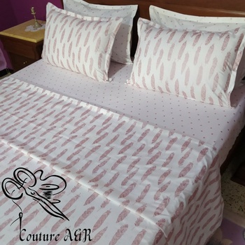 Parure de drap de 6 pièces : drap plat, drap housse,4 taies d'oreillers fait main par Couture des draps A & R couleur blanche et rose