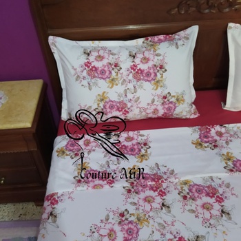 Parure de drap de 6 pièces : drap plat, drap housse,4 taies d'oreillers fait main par Couture des draps A & R couleur blanche mélangée avec du rouge