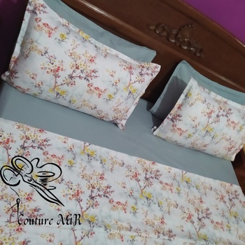 Parure de drap de 6 pièces : drap plat, drap housse,4 taies d'oreillers fait main par Couture des draps A & R couleur blanche mélangée avec du bleue