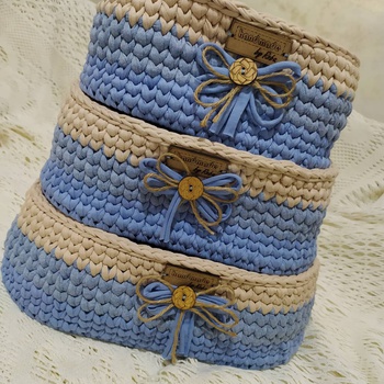 Série de trois paniers au crochet fabriqué soigneusement à la main par Sister_handy_crafts, forme ovale couleur bleue et beige's image