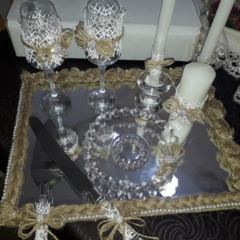 Pack plateau miroir  fait main par Sister_handy_crafts, forme rectangulaire décoré avec du blanc et beige's image