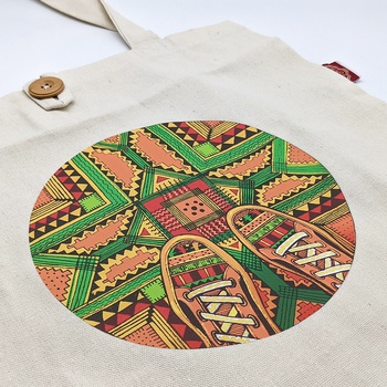 Tote bag moderne avec un motif multicolore, sac artisanal fait main par Bodo Création صناعة حرفية يدوية