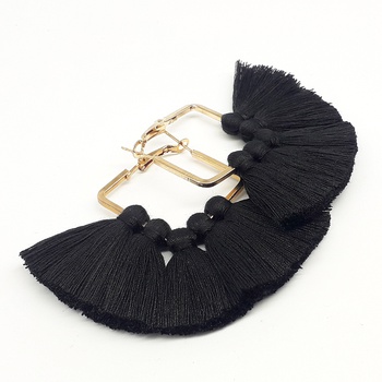 Boucles disque à frange avec pompons couleur noire