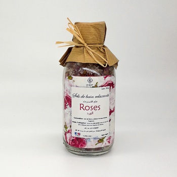 Sel de bain floral relaxant purifiant à base naturelle avec des roses séchées bio, fait main par Le Galet, ملح الاستحمام الطبيعي للاسترخاء صناعة حرفية يدوية's image