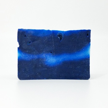 Savon indigo artisanal naturel bio fait main par Magnolia pearl, handmade indigo soap, savon nila zar9a,  صابون طبيعي بالنيلة الزرقاء صناعة حرفية يدوية