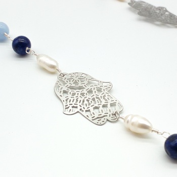 Sautoirs double Khamsa avec des perles semi-précieuses en bleu clair et foncé, un bijoux artisanal fait main par Zarah Bijoux صناعة حرفية يدوية